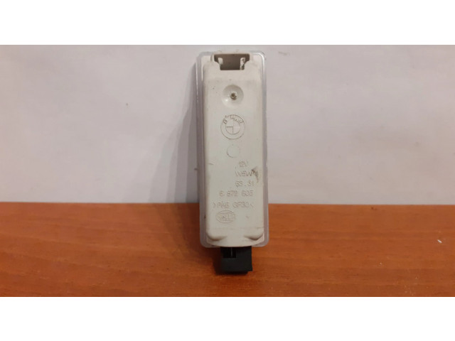 Фонарь освещения передних мест