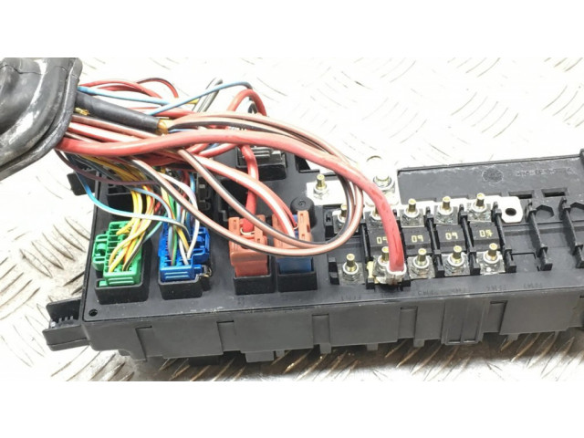 Блок предохранителей 8678449, 518829015   Volvo S80    