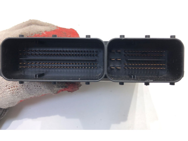 Блок управления двигателем ECU 7811999   BMW X3 E83   