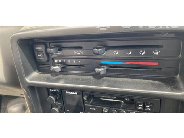 Блок управления климат-контролем Nissan Prairie