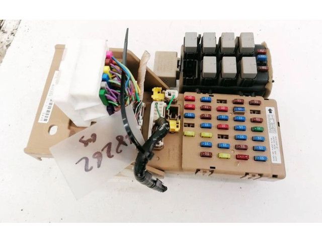 Блок предохранителей  82201FG010, 805300   Subaru Forester SH    