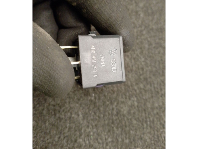 Pojistková skříňka 4H0951253A Audi A5 Sportback 8TA 2012