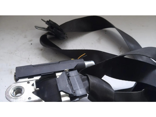 Передний ремень безопасности