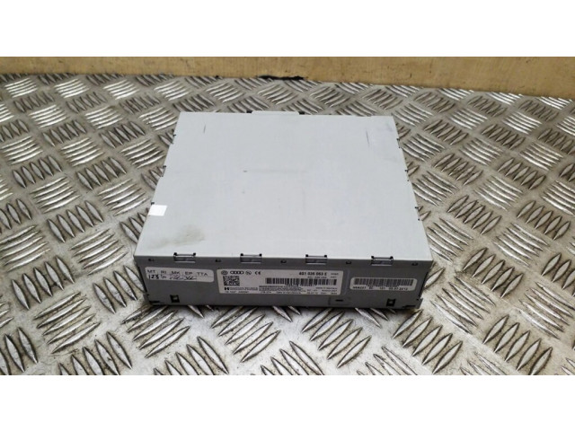 Радио/ проигрыватель CD/DVD / навигация