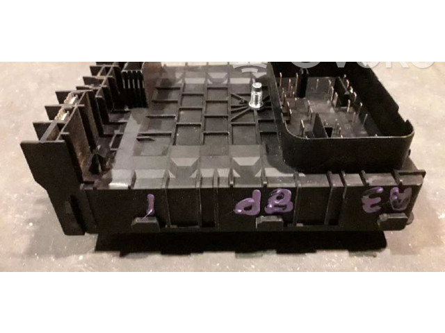 Блок предохранителей 1K0937125 Audi A3 S3 8P