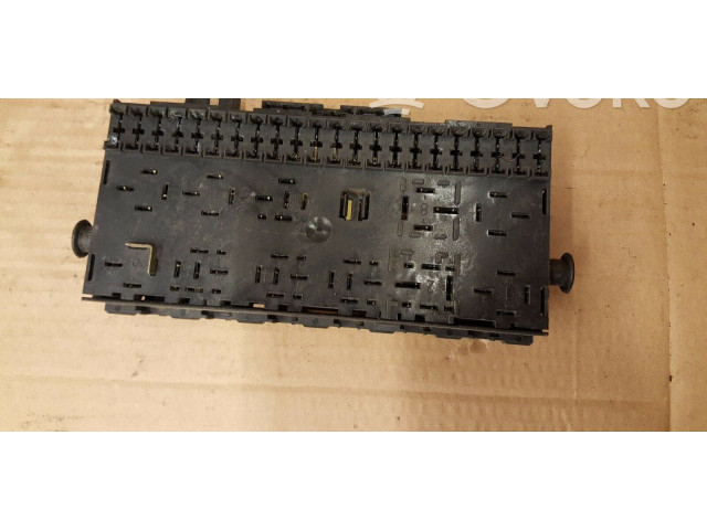 Pojistková skříňka 171941813D Volkswagen Golf II 1984