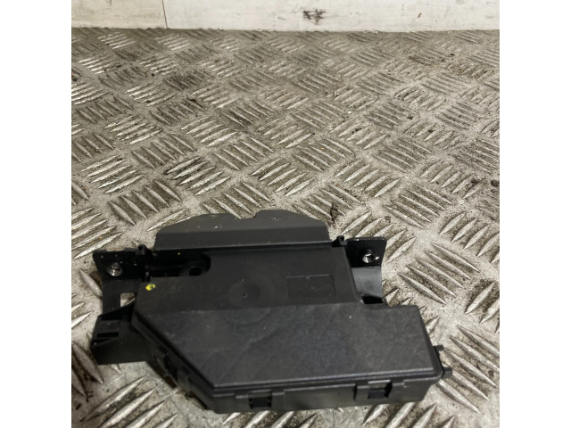 Zámek zadních dveří 7840617 BMW 3 E90 E91 2011