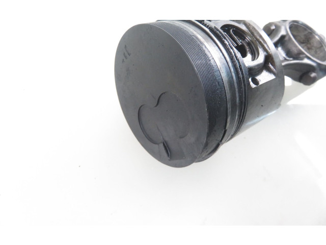 Píst Mitsubishi Pajero 4D56 T