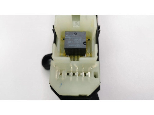 Включатель электрических окон