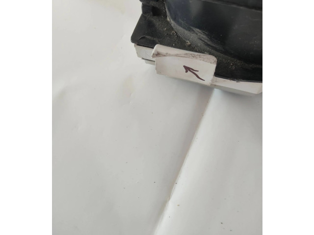 Přístrojová deska Toyota Hilux (AN10, AN20, AN30) 2008 838000KJ20B, 268300T