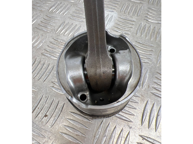 Поршень с шатуном b47 BMW 1 F40