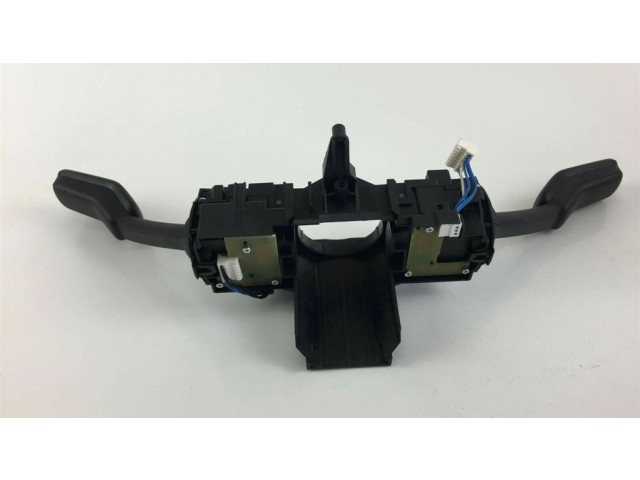 Мултифункционный включатель управления / ручка