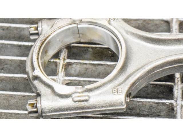 Поршень 31401957, 30750664 Volvo XC40 для бензинового двигателя 2.0