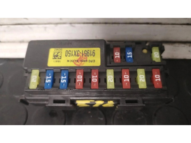 Блок предохранителей 91951-3X150 KIA Ceed