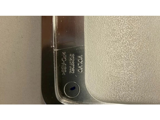 Другая деталь салона