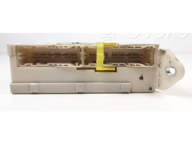 Pojistková skříňka 8273030281 Lexus GS 300 350 430 450H 1999