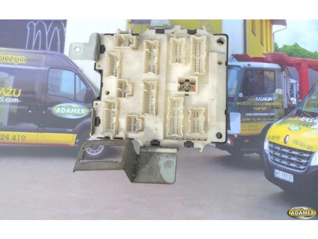 Pojistková skříňka Nissan Maxima 1996