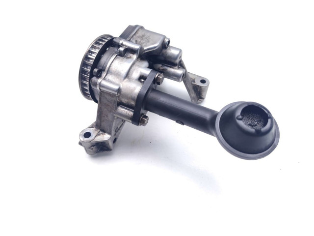 Масляный насос  CAYC 03L115263  Skoda Octavia Mk2 (1Z) 