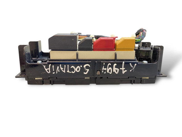 Блок управления климат-контролем Skoda Octavia Mk1 (1U)