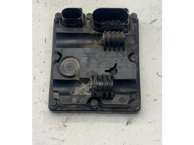 Блок управления редуктора коробки передач (раздатки) Skoda Octavia Mk3 (5E) 2013 - 2019 года 0AY907554J, 00103815571