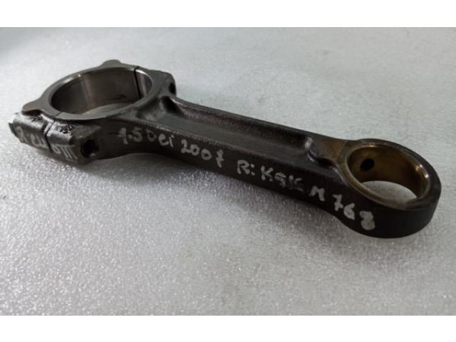  Поршень  D7P464  Renault Clio III  