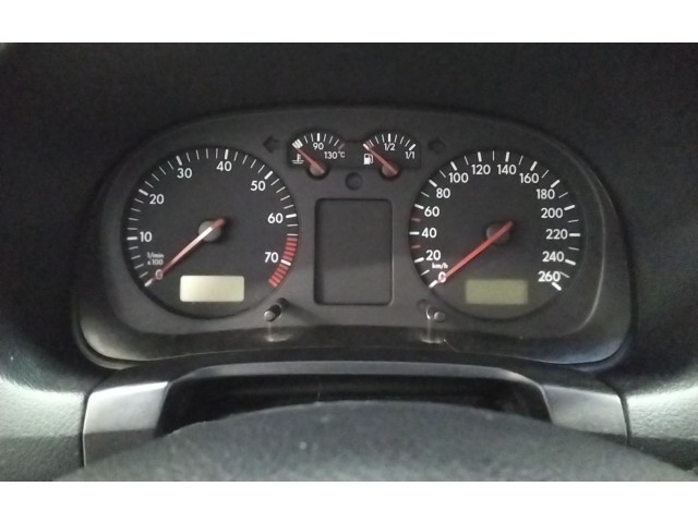 Přístrojová deska Volkswagen Bora 2000