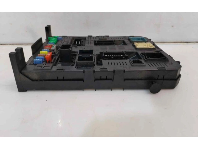 Блок предохранителей 281197595   Peugeot Expert    