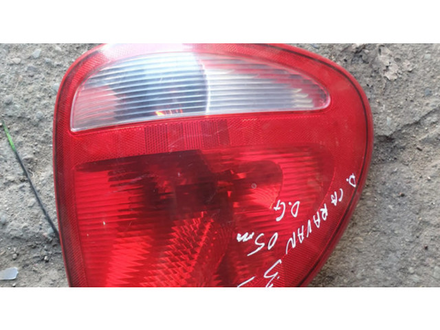 Задний фонарь Dodge Caravan
