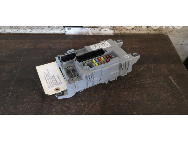 Блок предохранителей 28400319, 00519383540 Opel Combo D