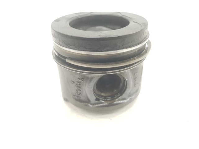 Поршень с шатуном 120A18001R, 120A18001R Dacia Sandero