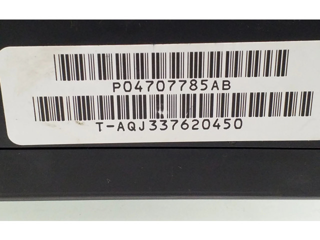   Pojistková skříňka 68832C, P04707785AB   Chrysler Voyager 1997