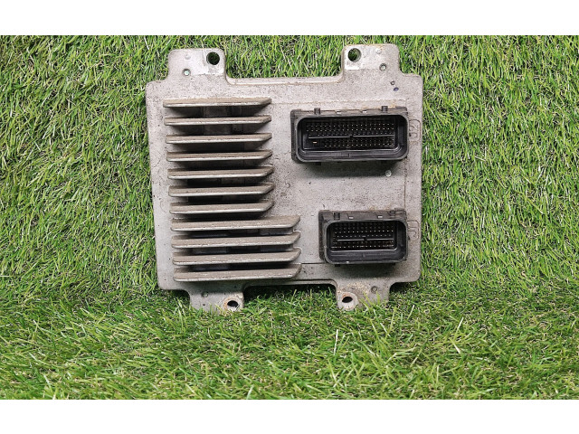 Блок управления двигателем Блок управления 12639891, 12636386 Opel Meriva B