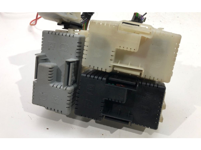 Блок предохранителей     Ford Galaxy    