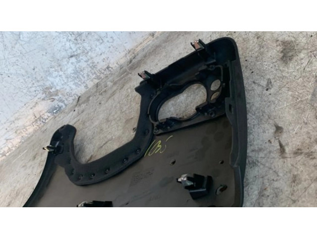 Другая деталь салона