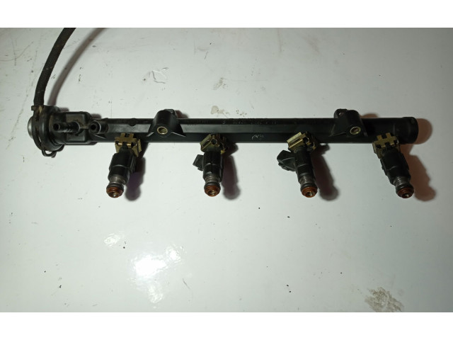 Топливная рампа 030133319G   Volkswagen Polo III 6N 6N2 6NF  