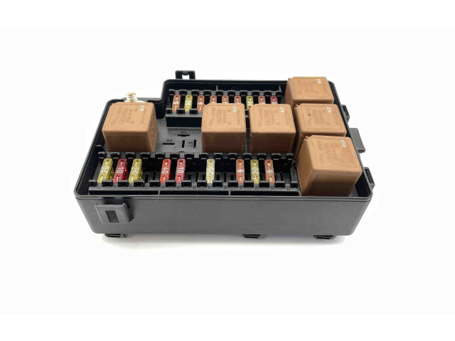 Блок предохранителей LJA2822BF Jaguar XK8 - XKR