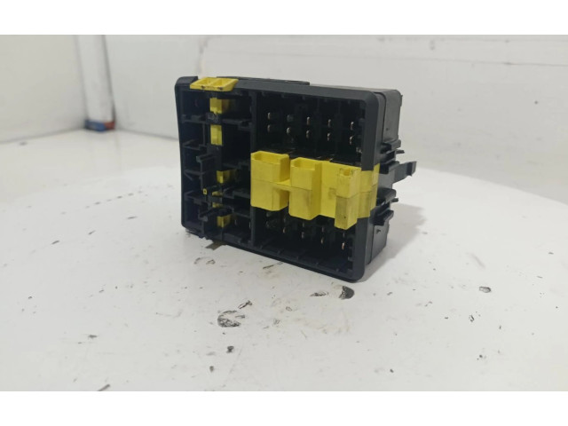 Блок предохранителей    Renault Scenic I    