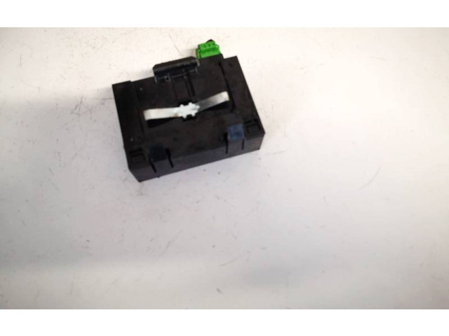 Блок управления 25808838 Chevrolet Captiva