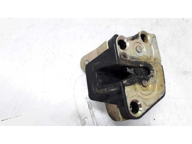 Замок задней крышки (наружный)