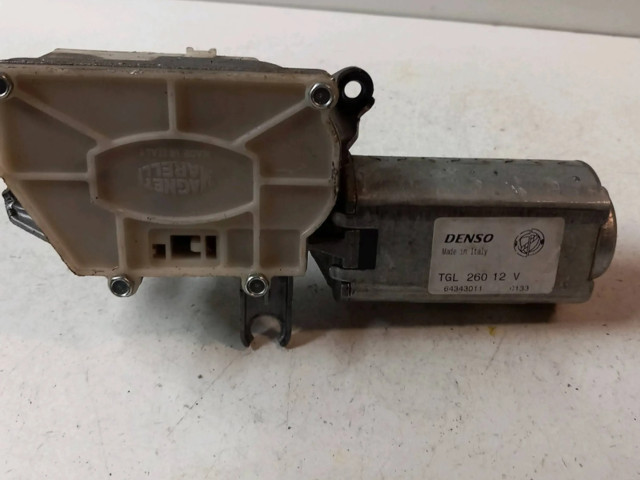 Моторчик заднего дворника 46436918 Fiat Marea