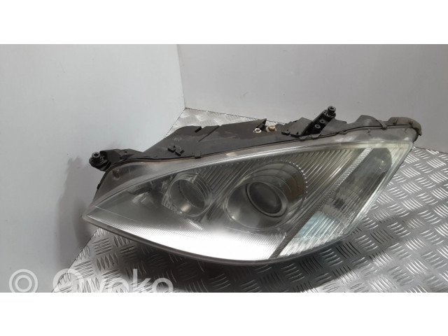 Передняя фара  