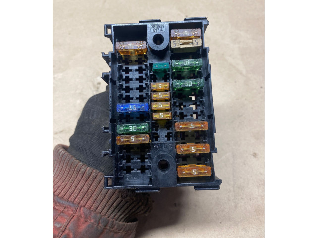 Блок предохранителей 7E0937617A Volkswagen Transporter - Caravelle T5