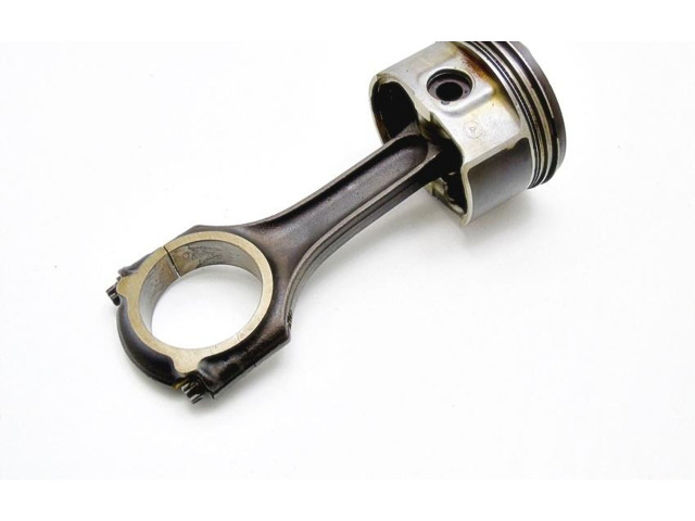 Píst 8299 1 R2 Mercedes-Benz CLK A209 C209