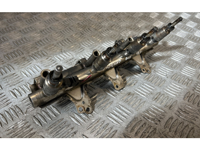 Топливная рампа Skoda Superb B6 (3T)