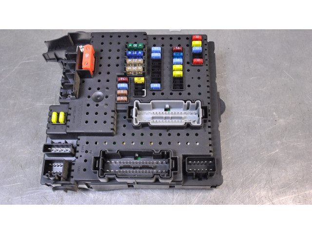 Блок предохранителей    Volvo V70    