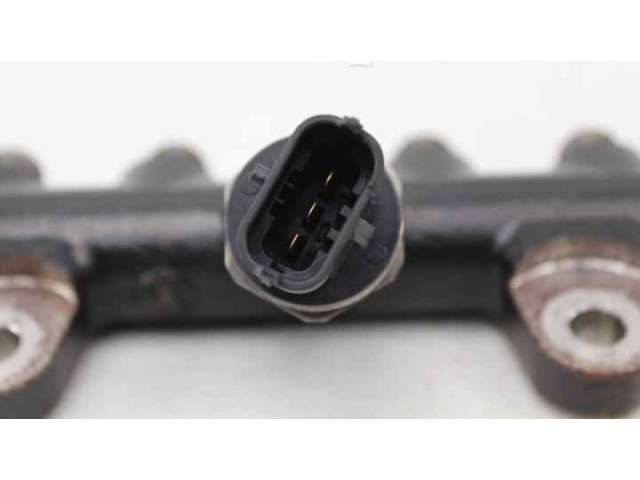 Топливная рампа 175215346R   Renault Clio IV  