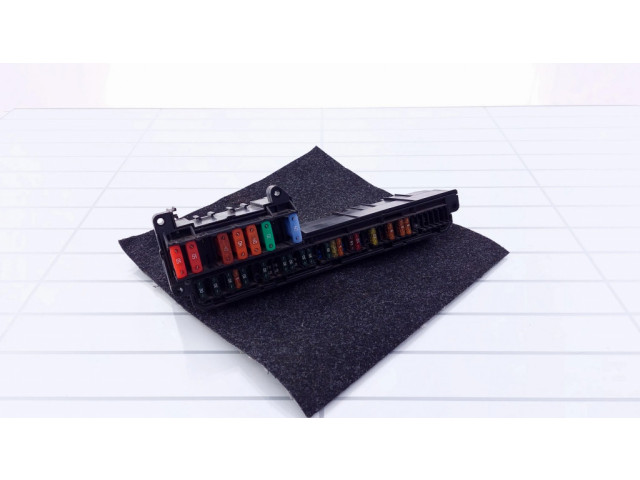   Pojistková skříňka 61146957330, 6957330   BMW 5 E60 E61 2010