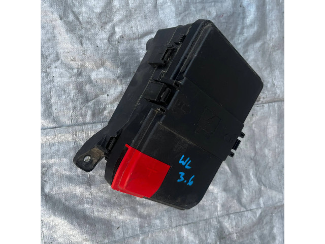 Блок предохранителей     Jeep Grand Cherokee WL    