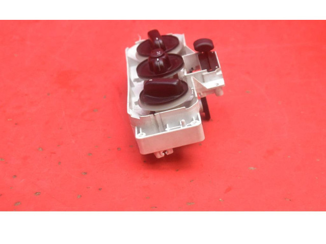 Блок управления климат-контролем    Suzuki Ignis