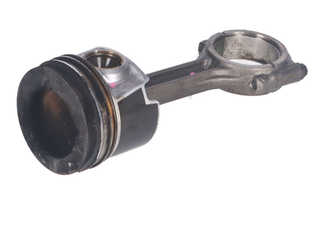 Поршень Шатун  04L107065A  Volkswagen PASSAT B8  